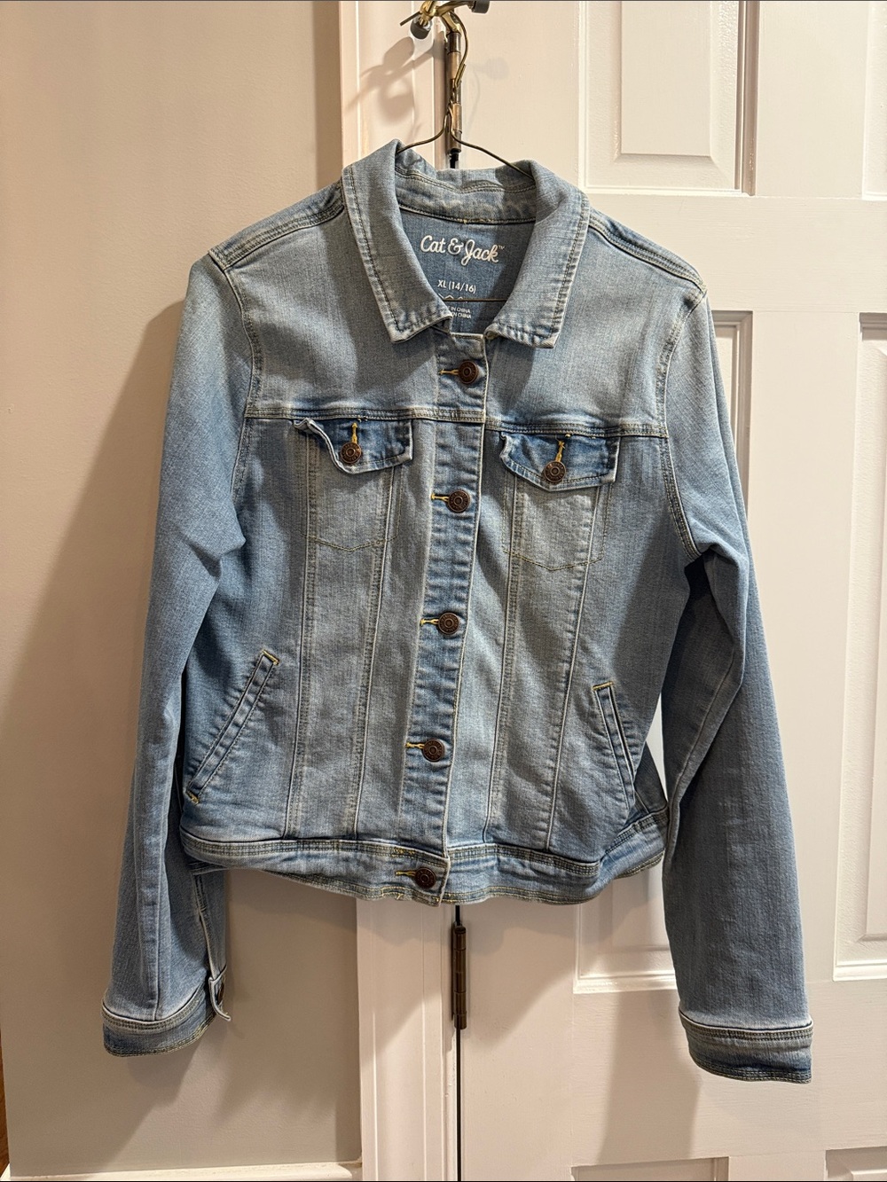 Cat & Jack Light Blue Denim Jean Jacket for Women